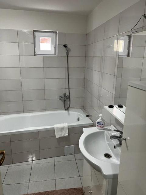 Apartament 9 Central Marosvásárhely Kültér fotó